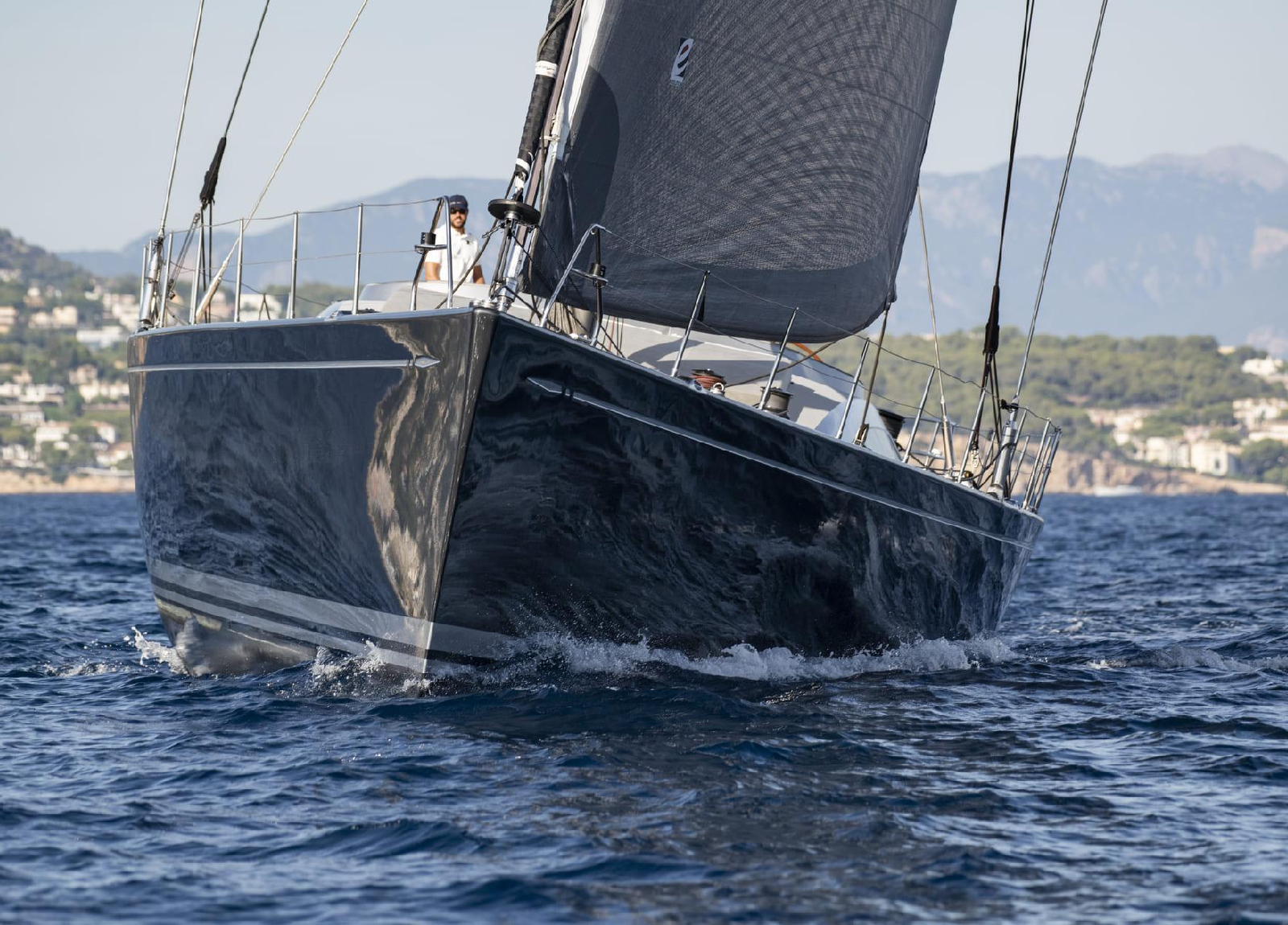 Onyx-Sailingyacht-sideview-1