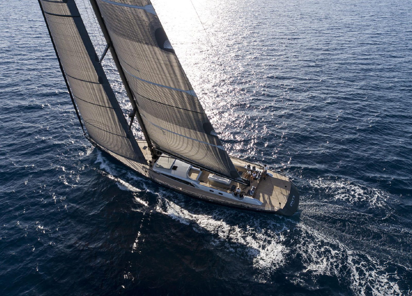 Onyx-Sailingyacht-sideview