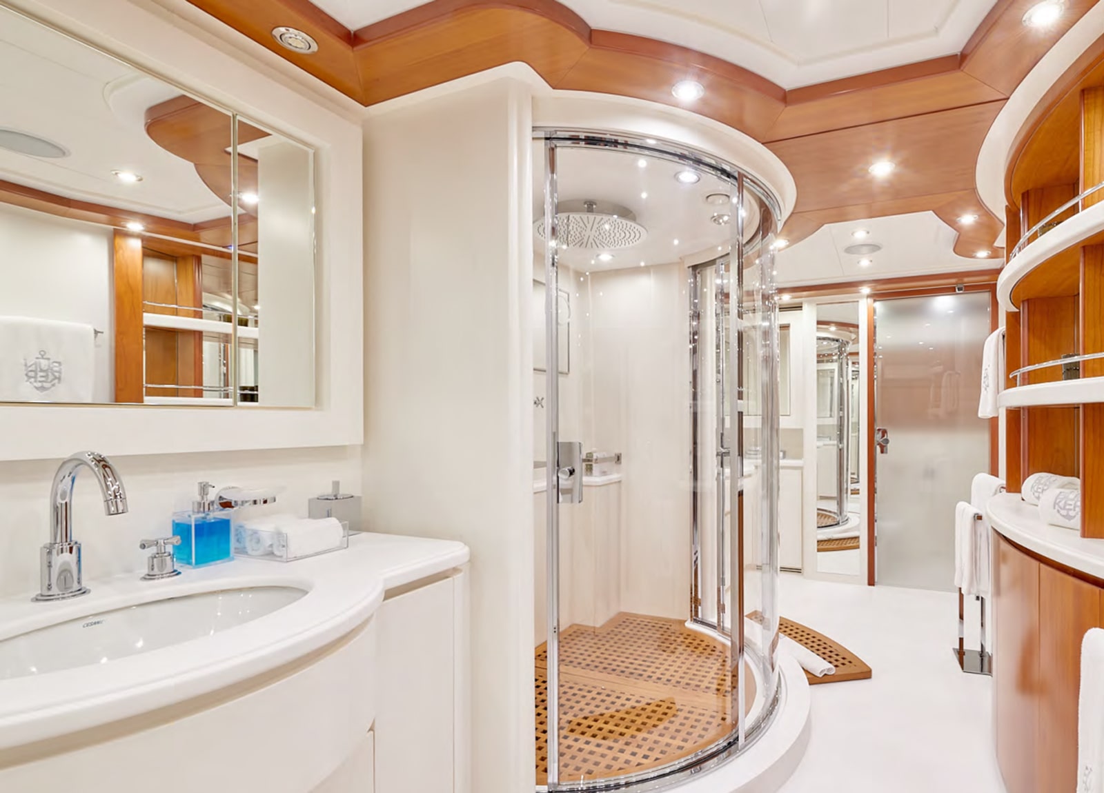 bathroom-vip-cabin-luxury-yacht-crm-130-bunker