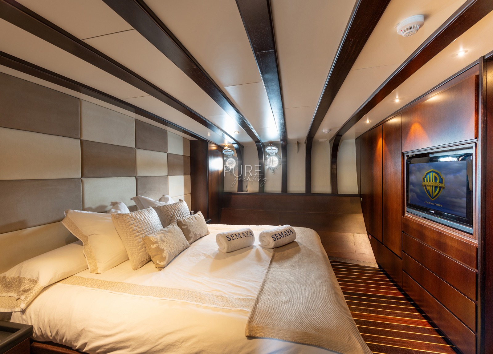 cabin-luxury-yacht-navetta-31-balearic-islands