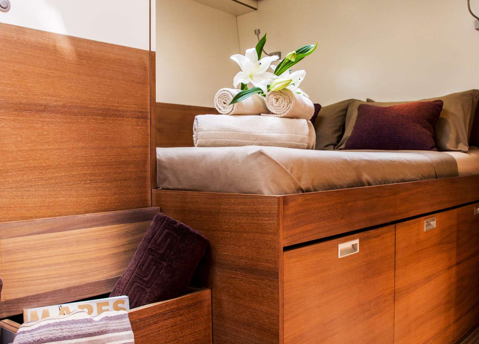 cabin-luxury-yacht-trehard-30m-aizu-western-mediterranean