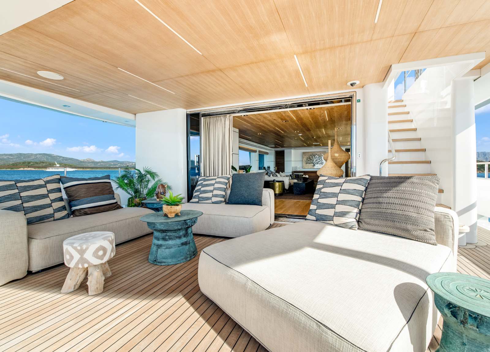 cantiere-delle-marche-sassa-la-mare-exterior-salon