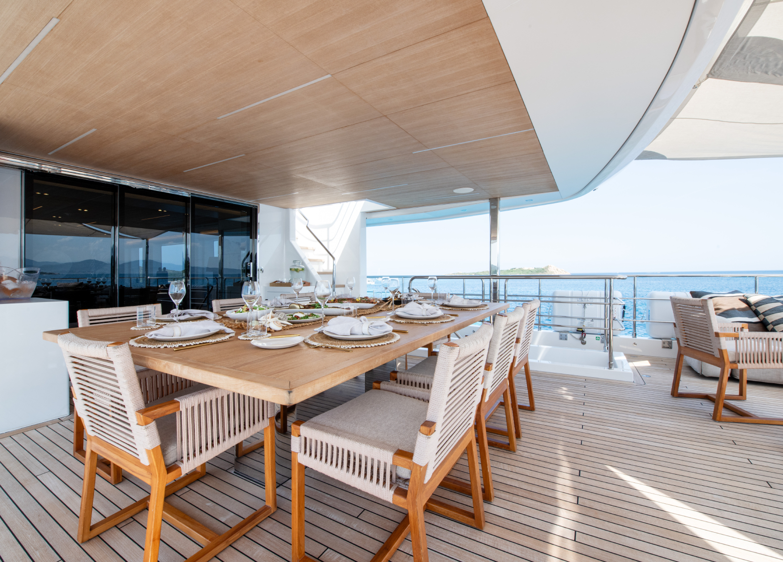 cantiere-delle-marche-sassa-la-mare-outdoor-dining