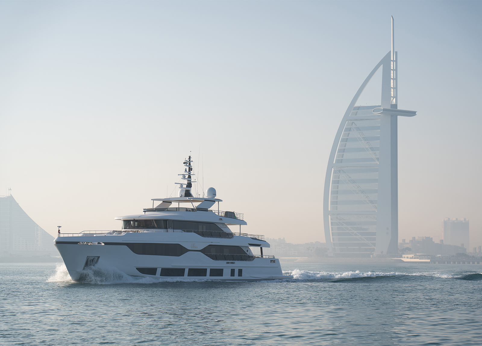 alquiler de yates de lujo-majesty-120-olivia