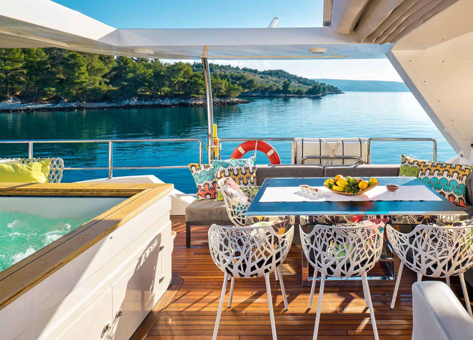 charter-yacht-benetti-delfino-93-ocean-drive-flybridge