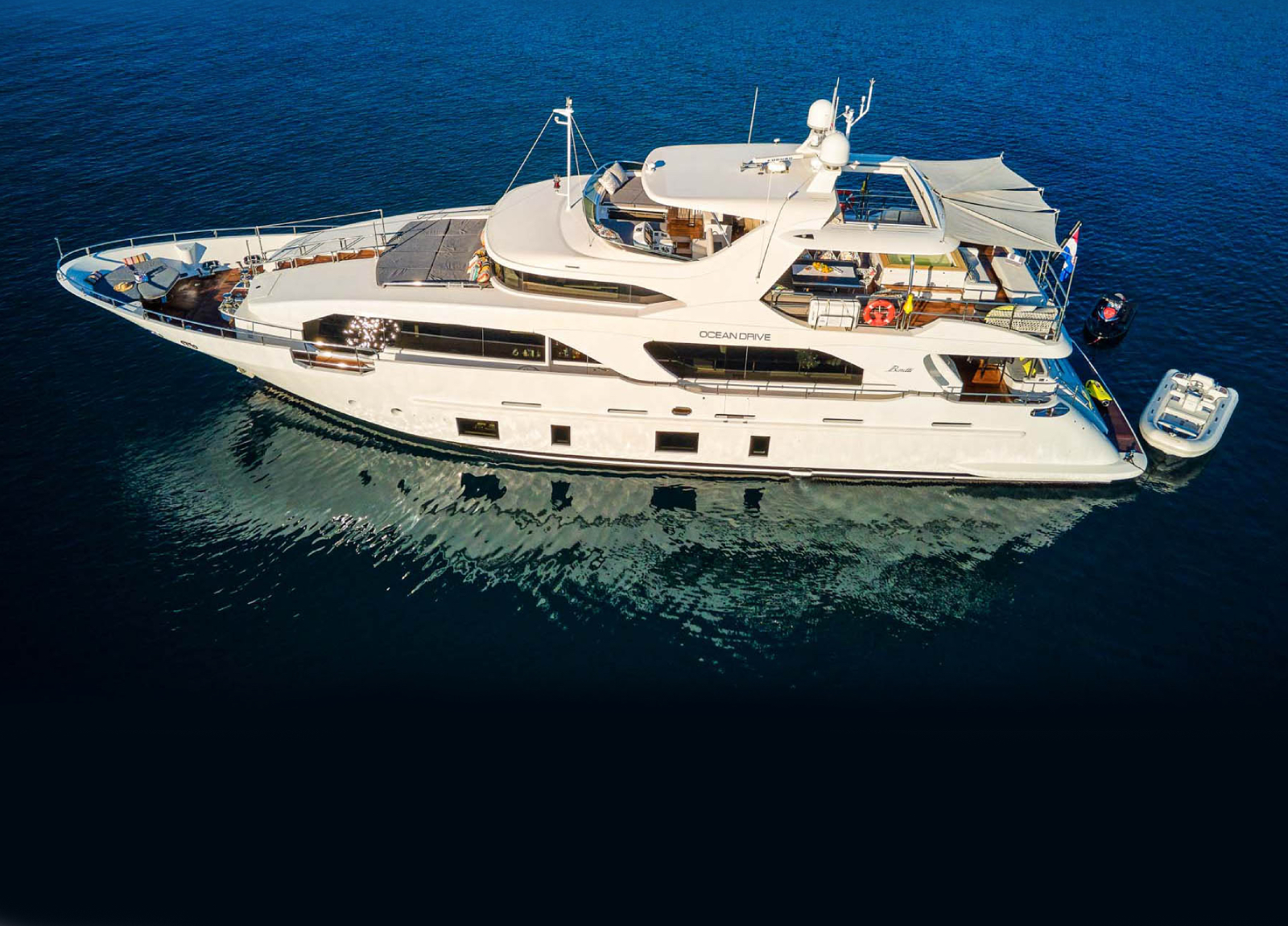 charter-yacht-benetti-delfino-93-ocean-drive-main