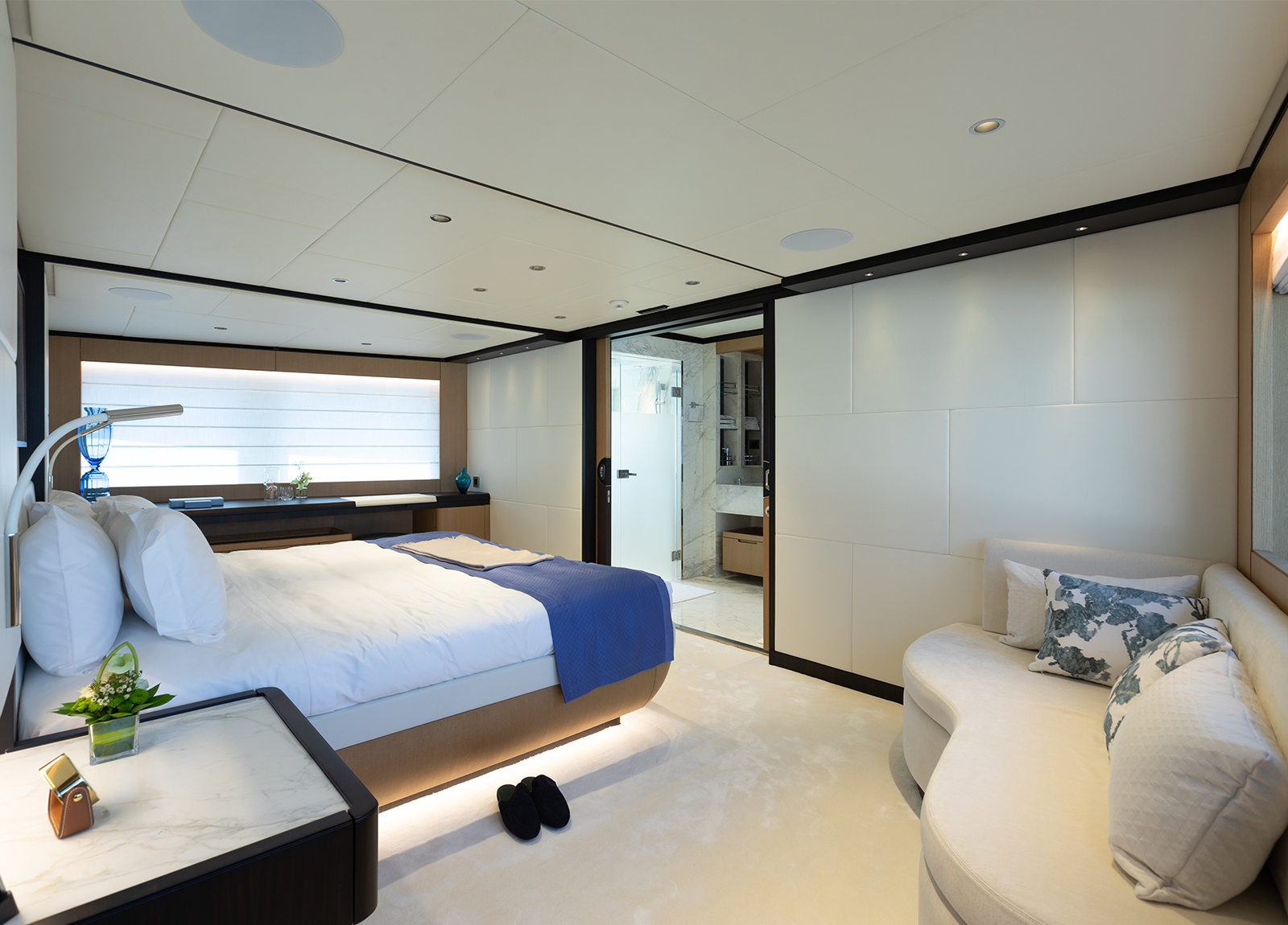 yate de alquiler-majesty-120-olivia-master