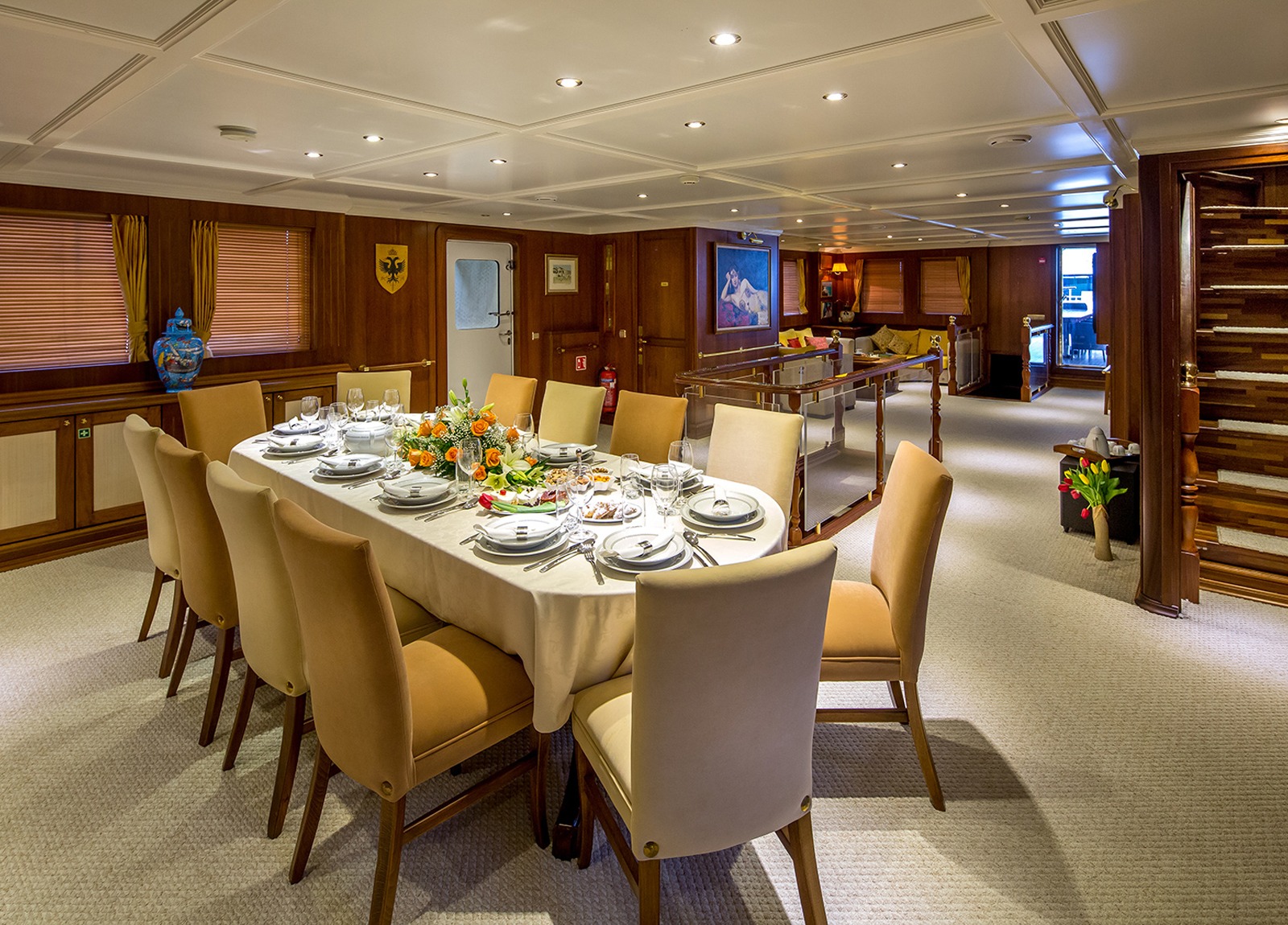 dining-luxury-yacht-donna-del-mare-croatia
