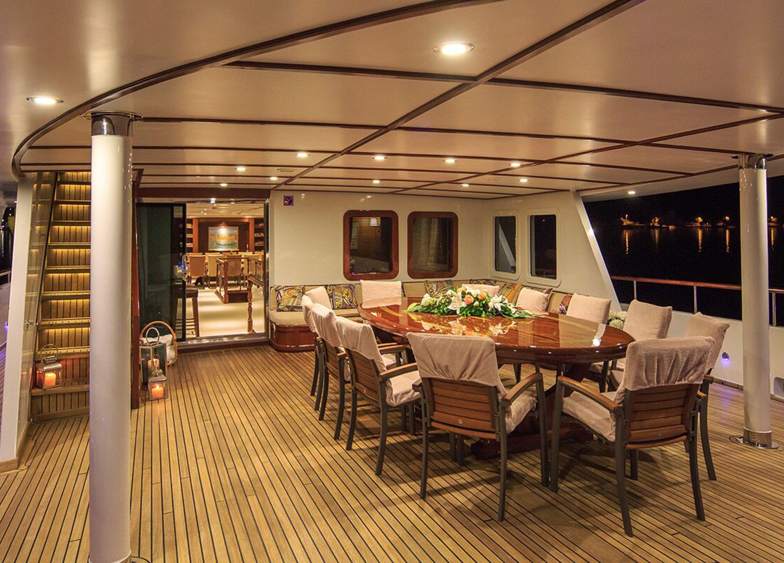 dining-room-luxury-yacht-donna-del-mare-croatia