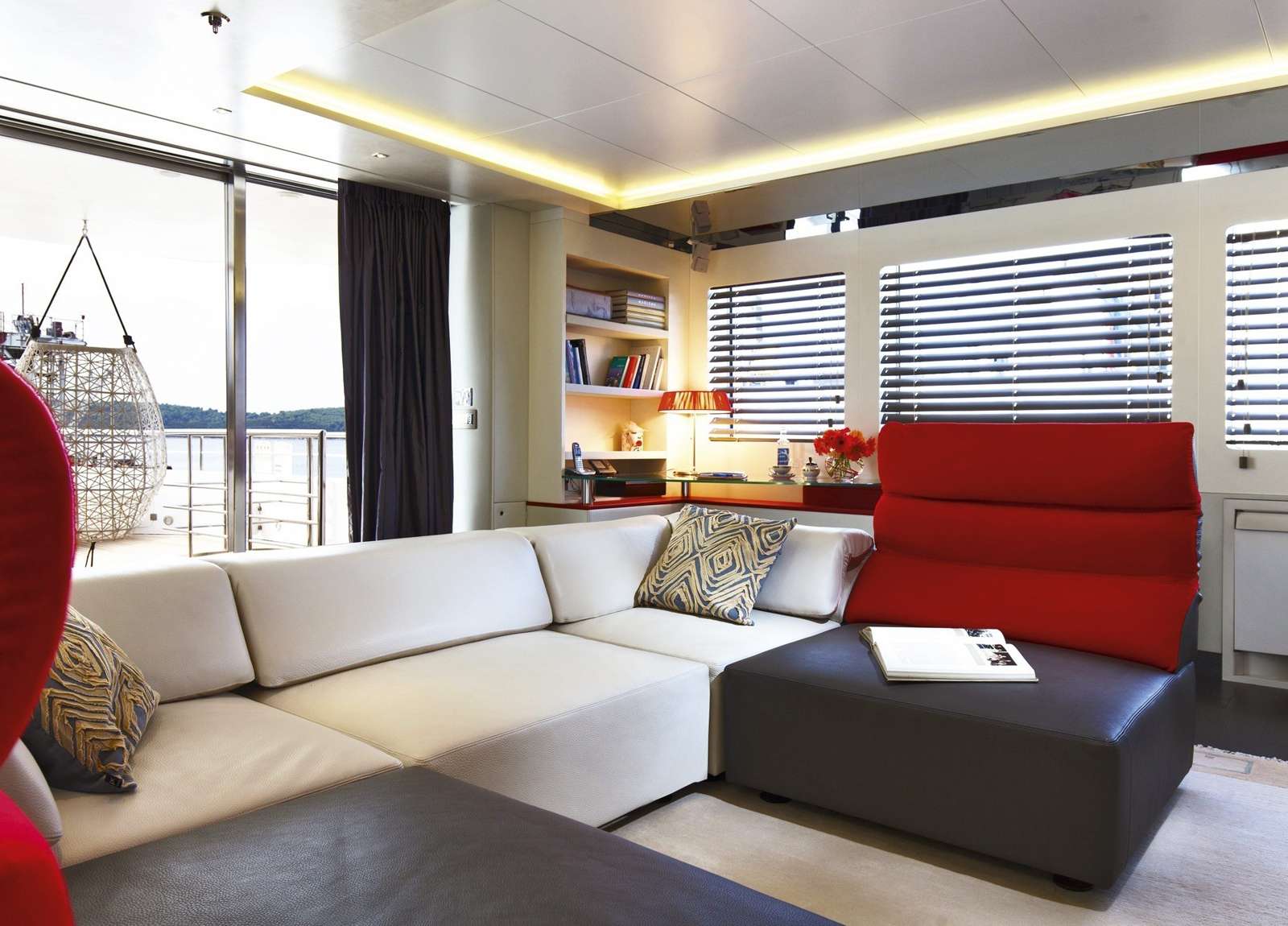 living-room-luxury-yacht-charter-sceptre-yacht-50m-joyme-western-mediterranean