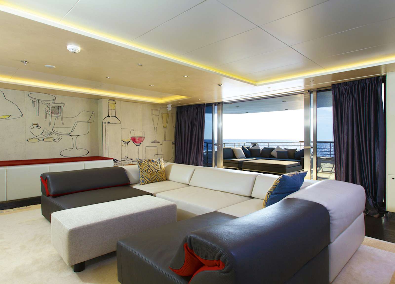 living-room-luxury-yacht-charter-sceptre-yacht-50m-joyme