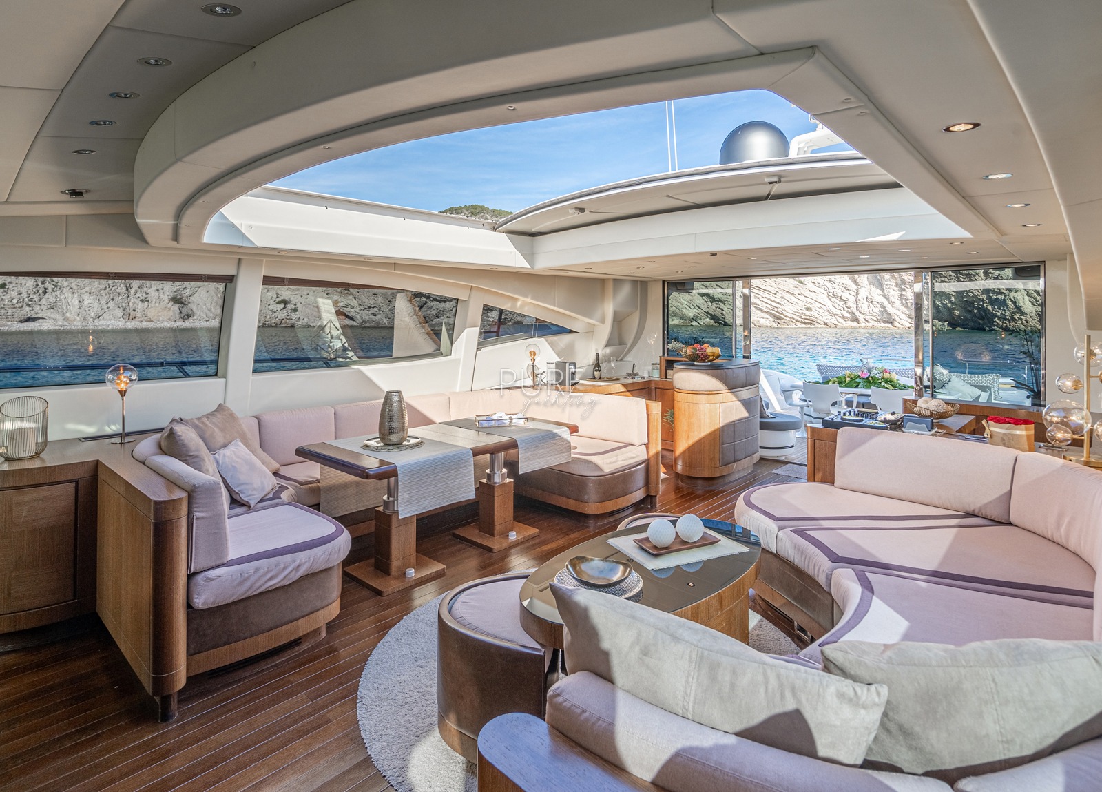 lounge-luxury-yacht-mangusta-92-five-stars-balearic-islands