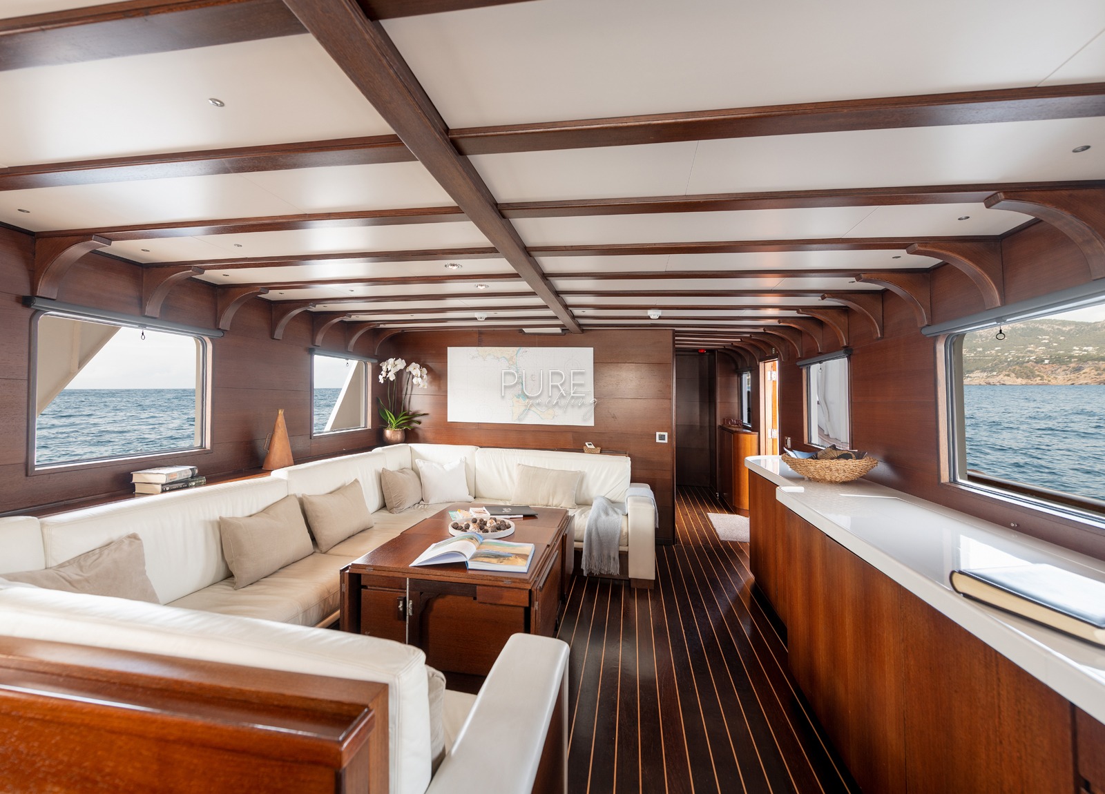 lounge-luxury-yacht-navetta-31-balearics