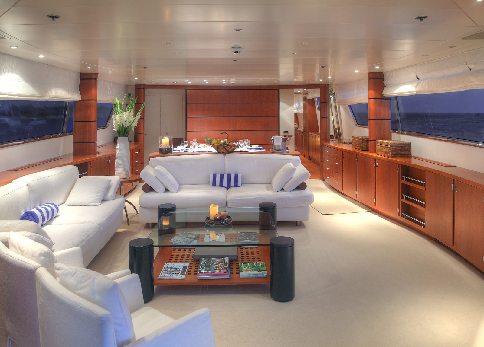 lounge-luxury-yacht-sanlorenzo-100-charter-balearics