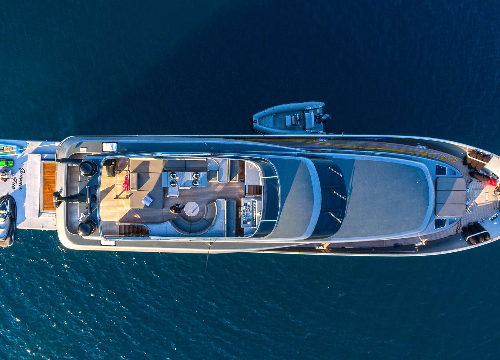 luxury-yacht-admiral-101-summer-fun-charter