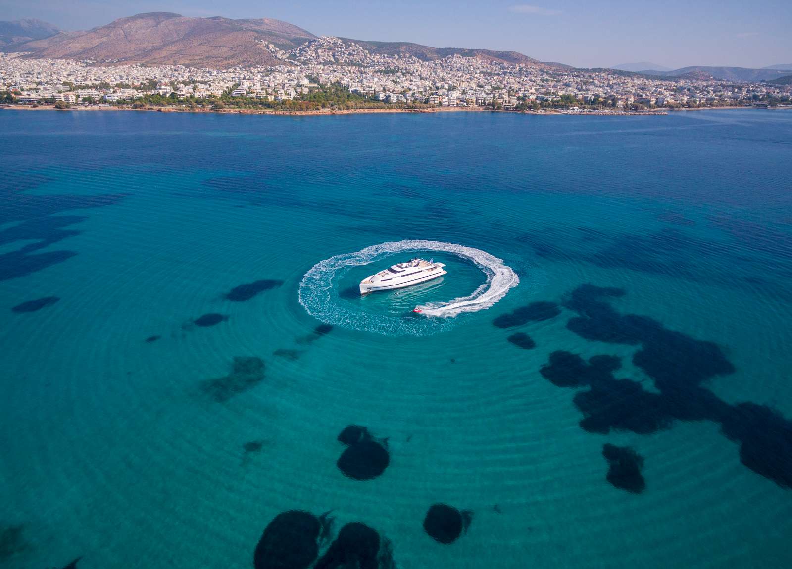 yate de lujo-bugari-112-proyecto-acero-alquiler-grecia