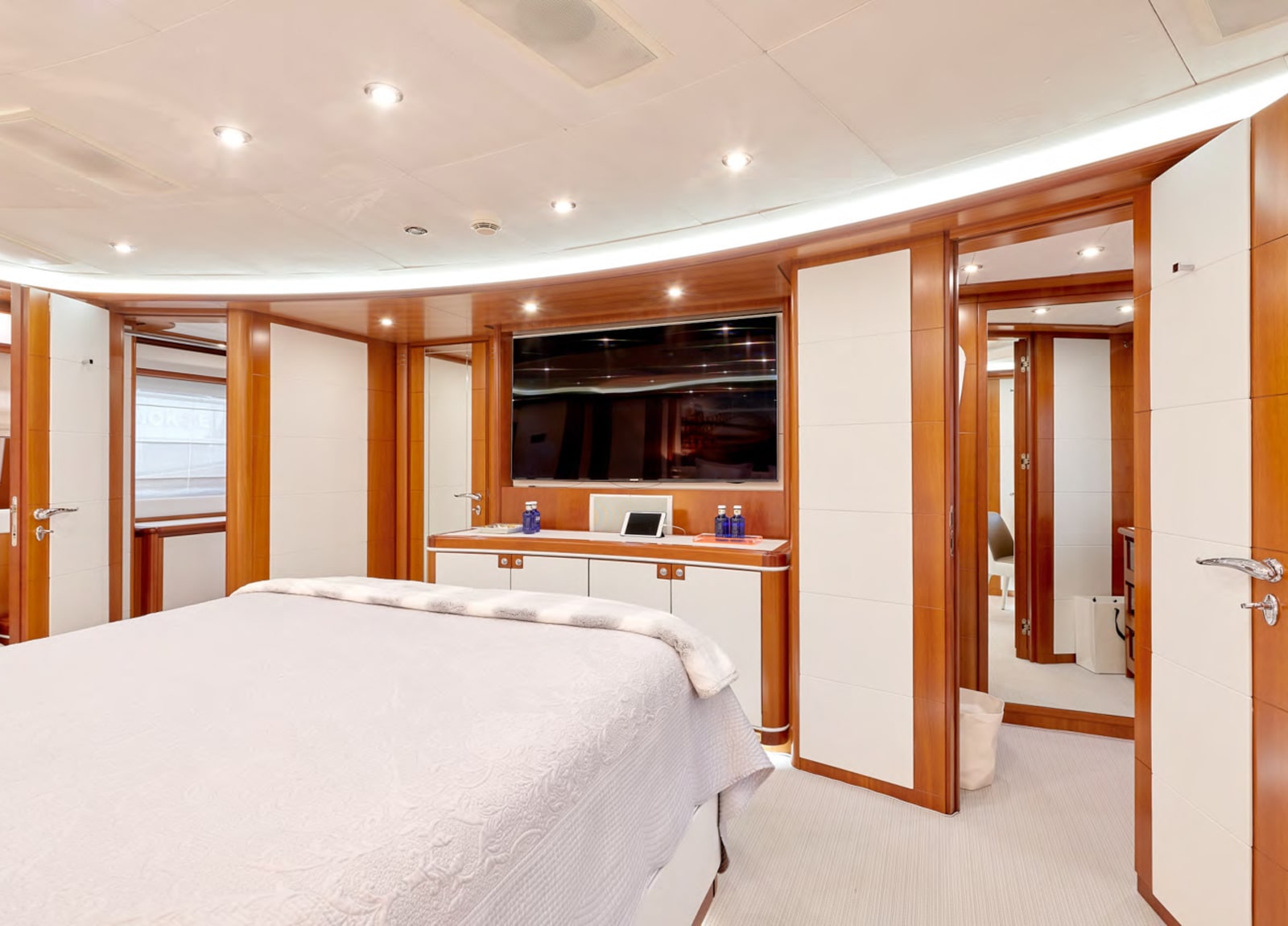 master-cabin-luxury-yacht-crm-130-bunker-balearics