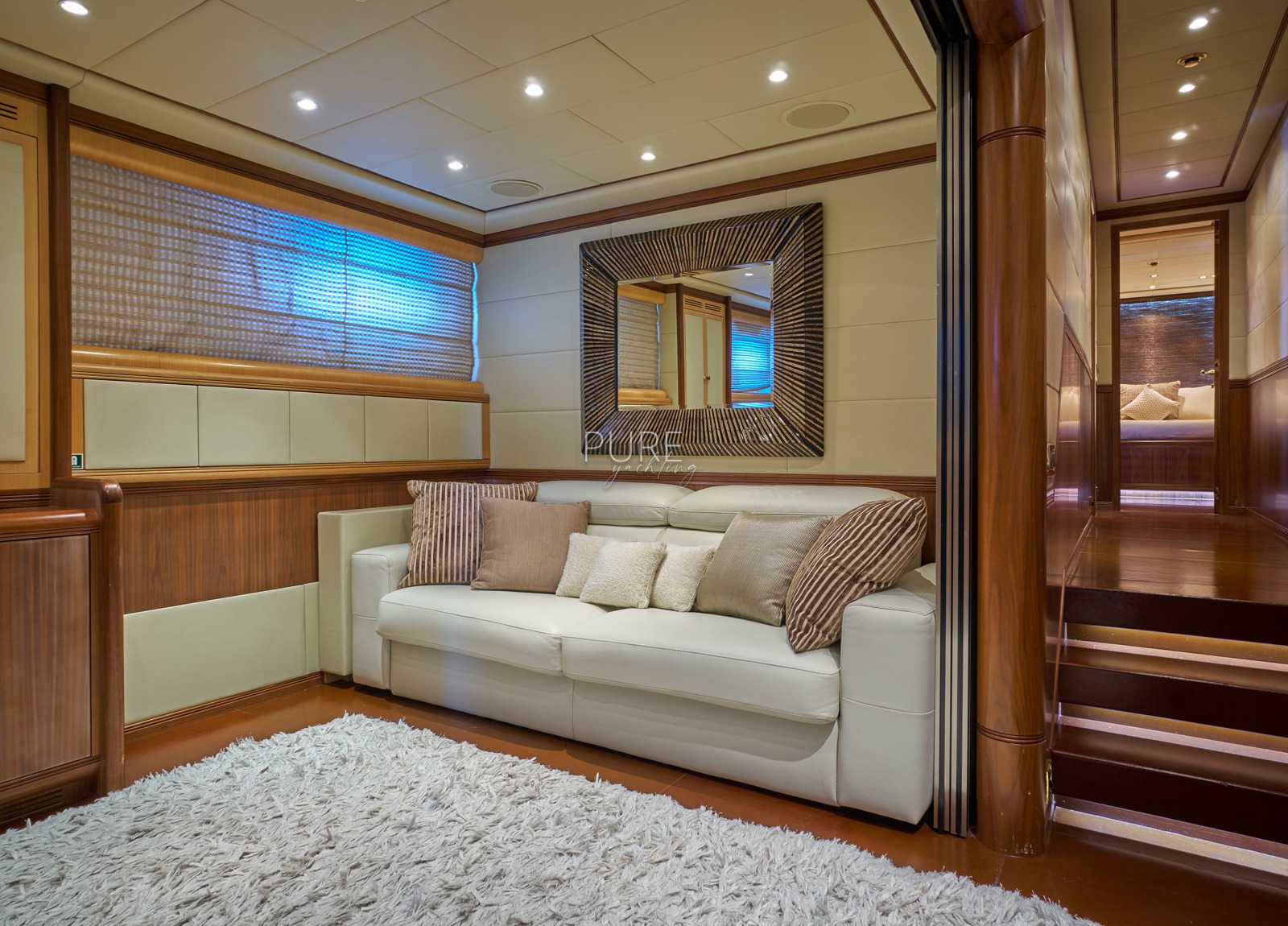 mastercabin-luxury-yacht-mangusta-130-shane-charter