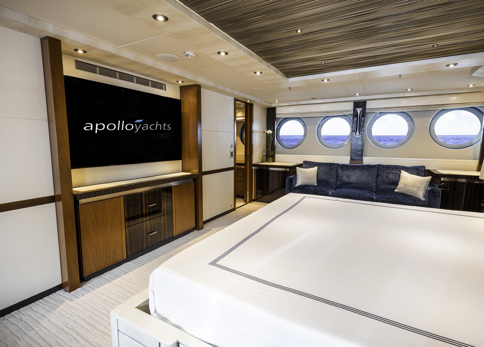 mastercabin-luxury-yacht-parker-johnson-150-andiamo