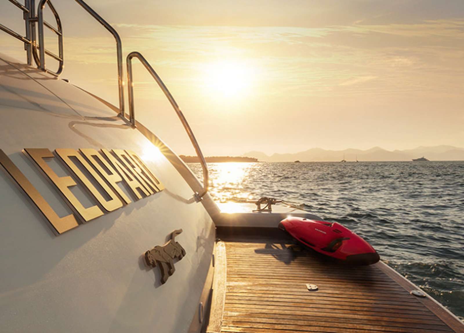 rear-luxury-yacht-leopard-34-western-mediterranean-charter