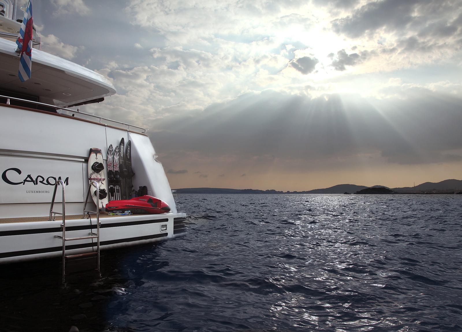 rear-luxury-yacht-sanlorenzo-100