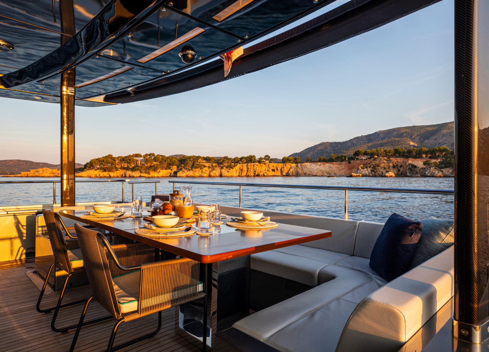 riva-110-figurati-exterior-dining