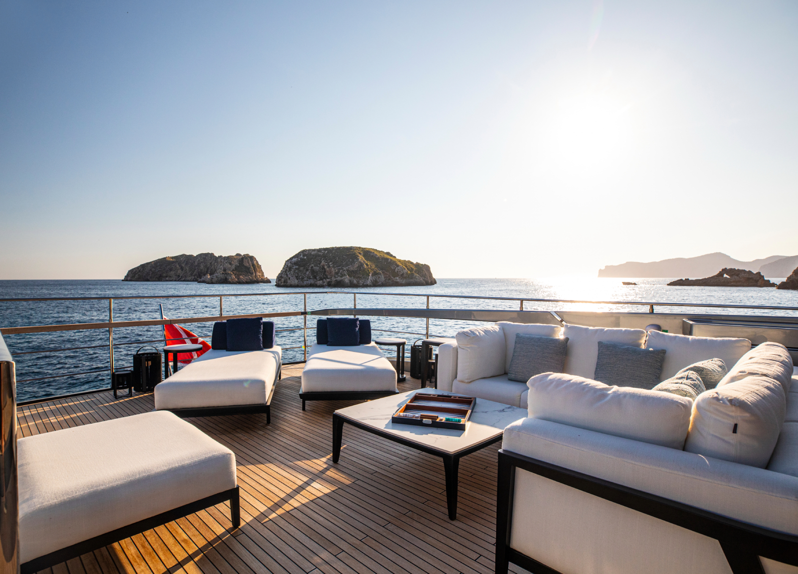 riva-110-figurati-exterior-lounge