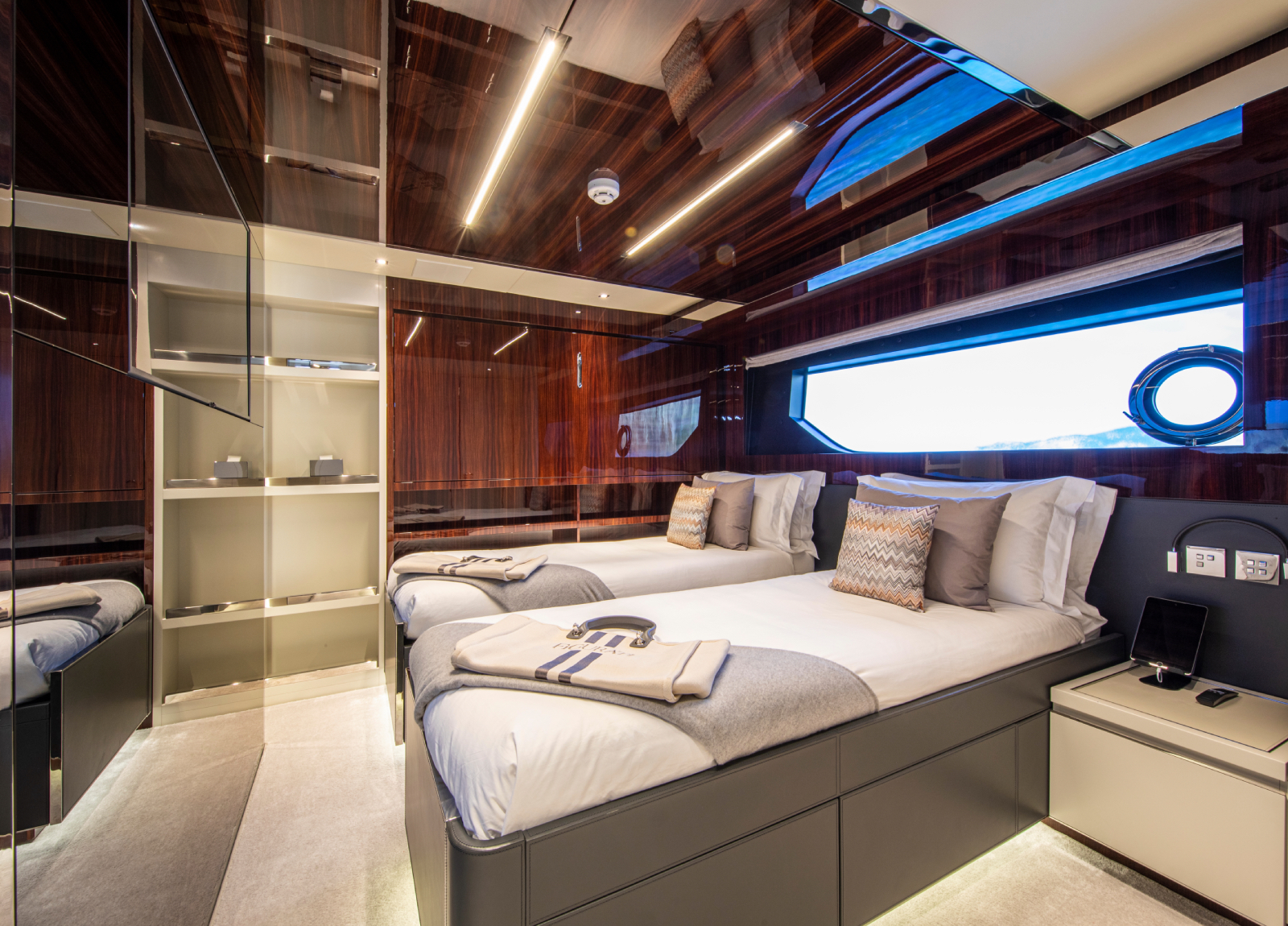 riva-110-figurati-twin-cabin