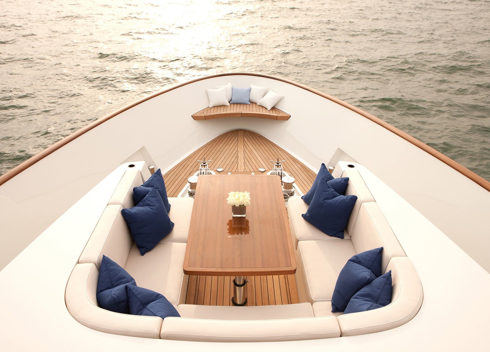 seating-upperdeck-luxury-yacht-mulder-286m-firefly