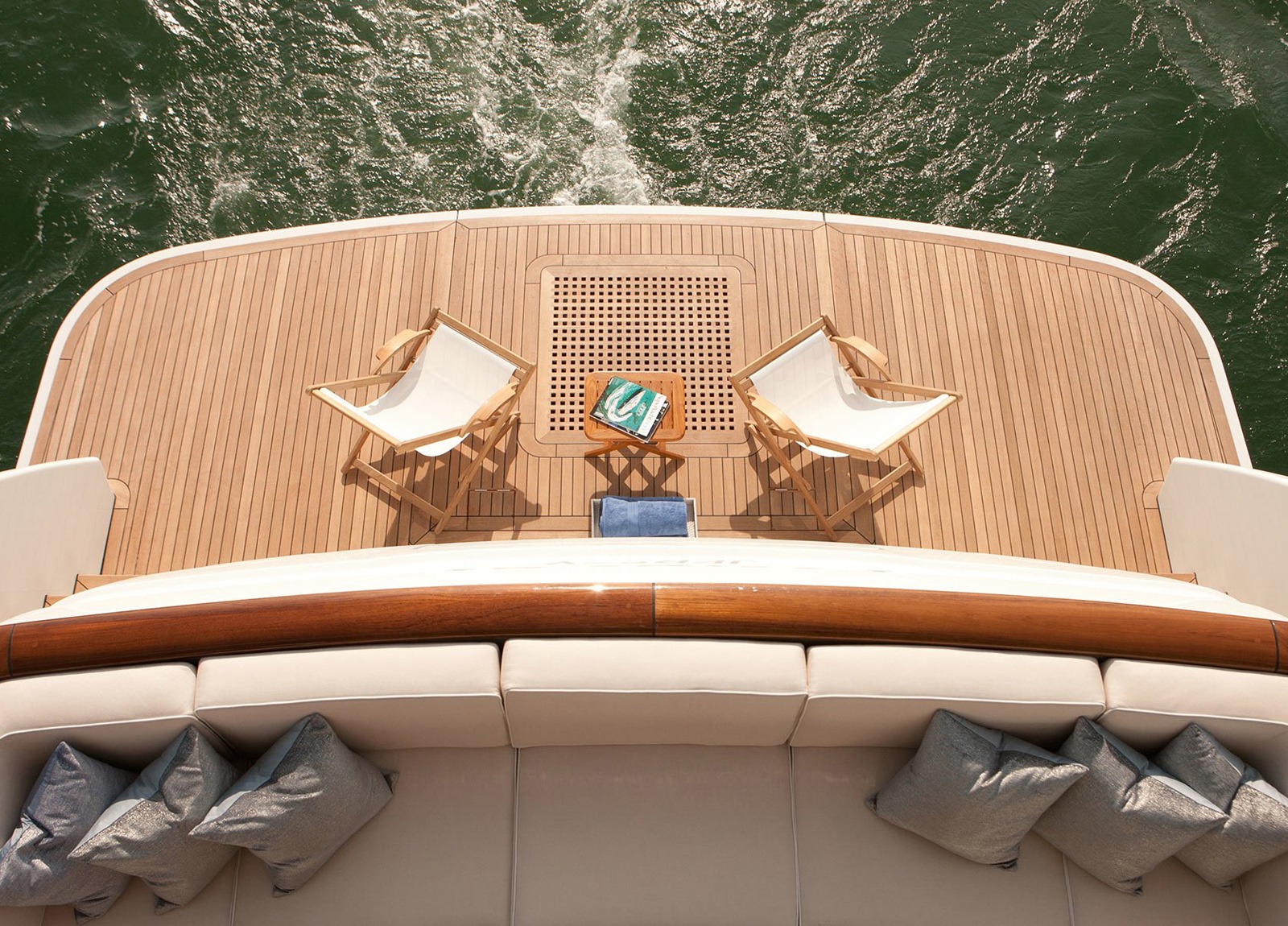 stern-luxury-yacht-mulder-286m-firefly-western-mediterranean