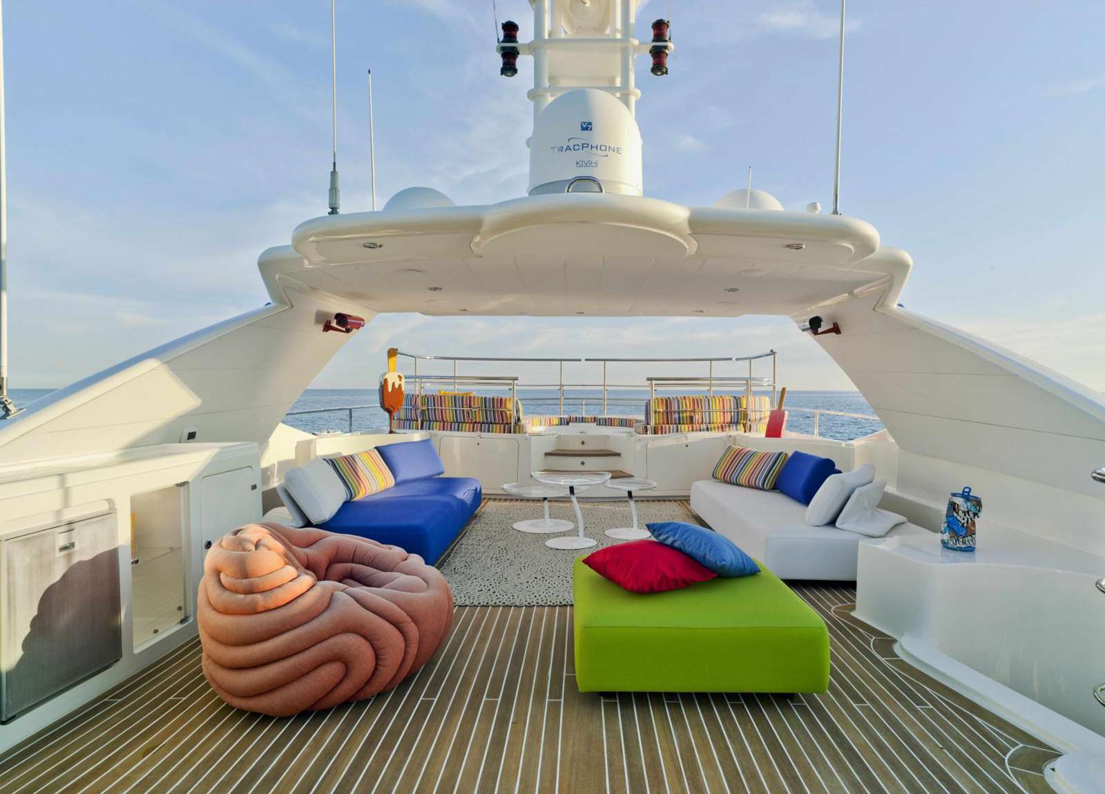 sun-deck-lounge-mega-yacht-crn-130-bunker