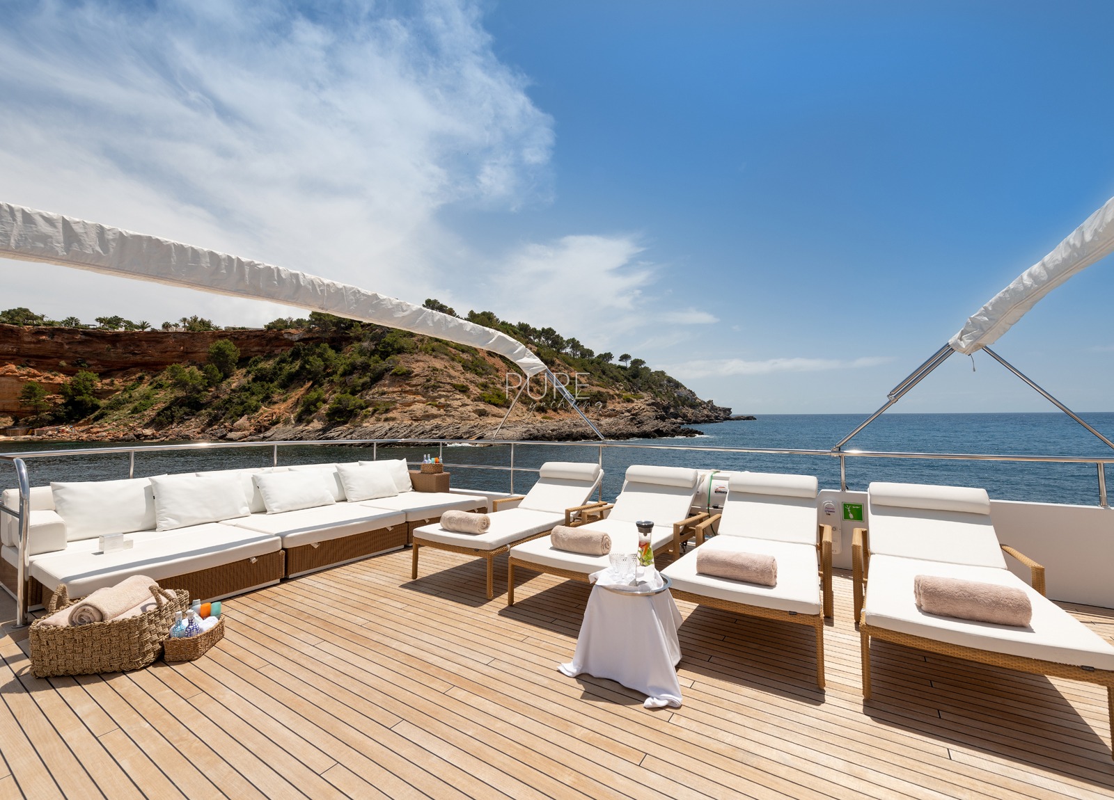 sunbeds-luxury-yacht-navetta-31-balearic-islands