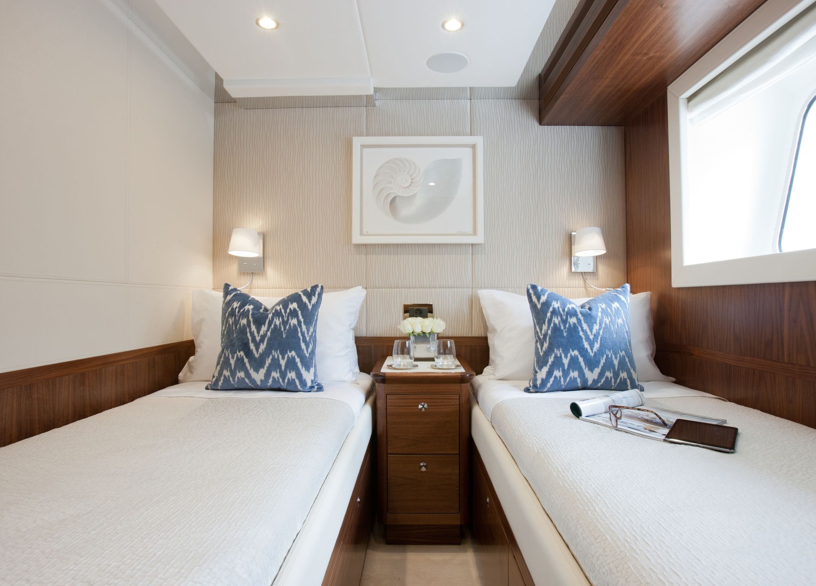 twin-bed-cabin-luxury-yacht-mulder-286m-firefly