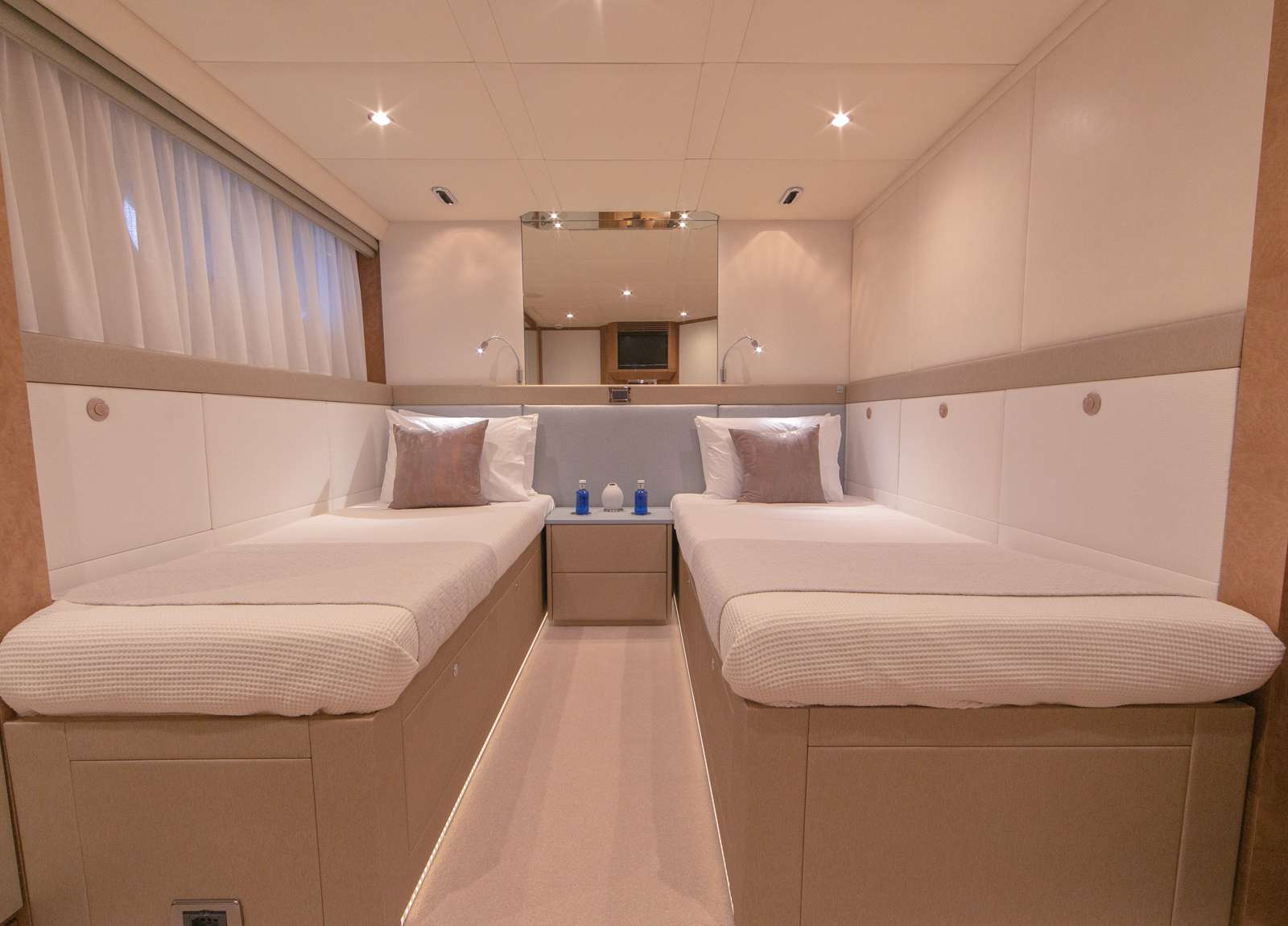 two-bed-cabin-luxury-yacht-34m-benita-blue-balearics