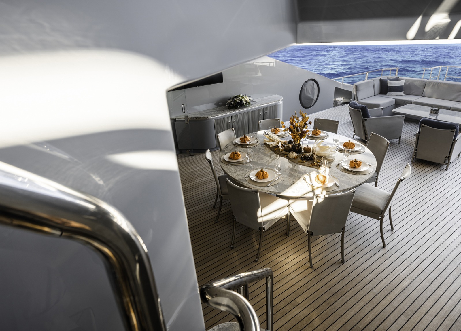 upperdeck-luxury-yacht-parker-johnson-150