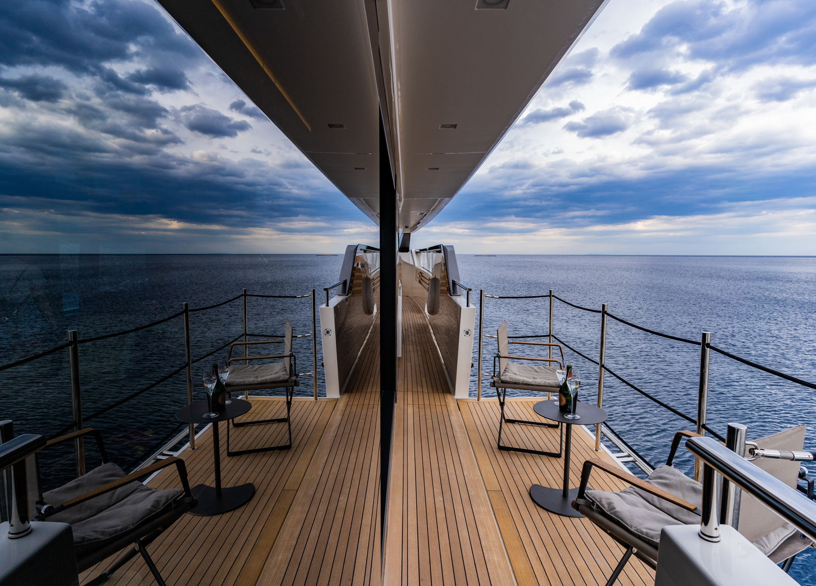 upperdeck-luxury-yacht-sanlorenzo-sl102-asymmetric-noor-ii-croatia-charter