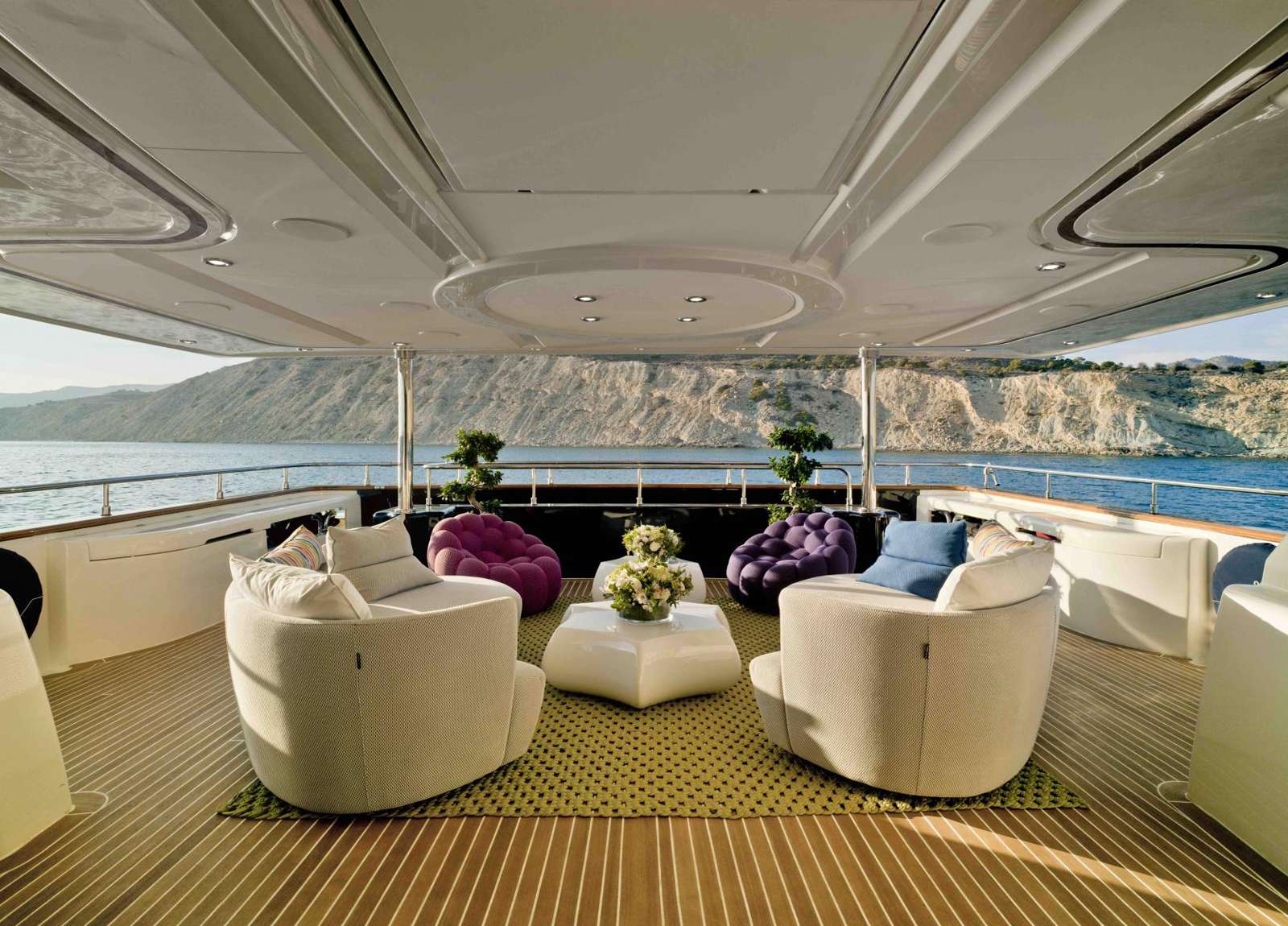 upperdeck-mega-yacht-crn-130-bunker