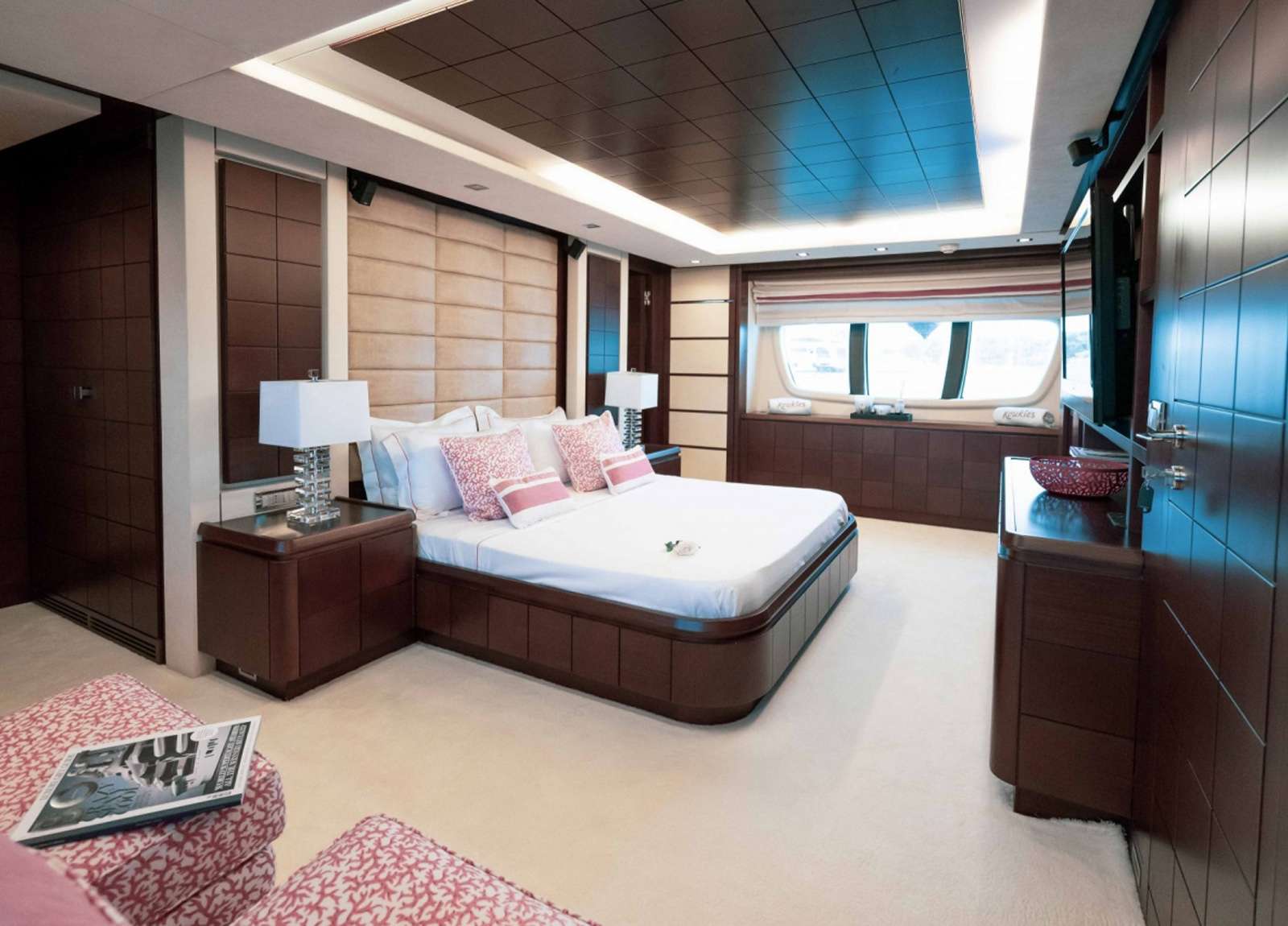 vip-cabin-azimut-29m-koukles-grecia