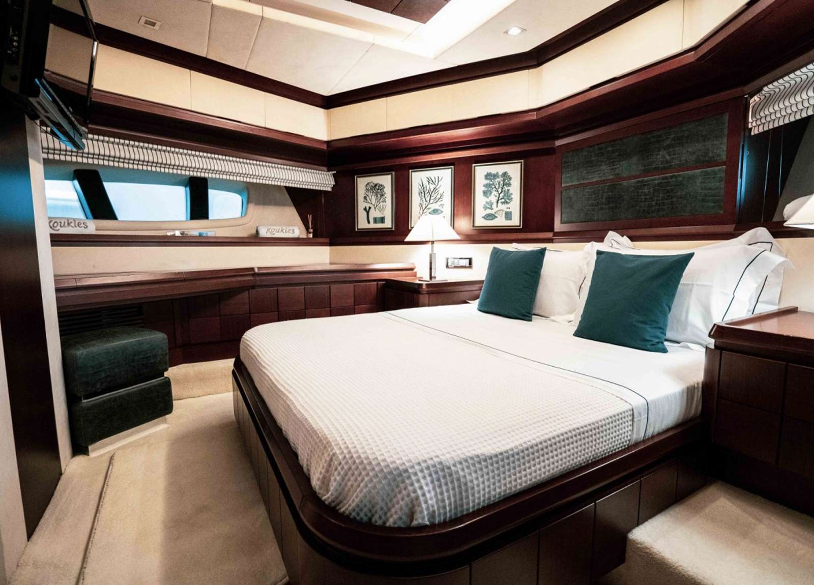 vip-cabina-lujo-yate-azimut-29m-koukles-grecia