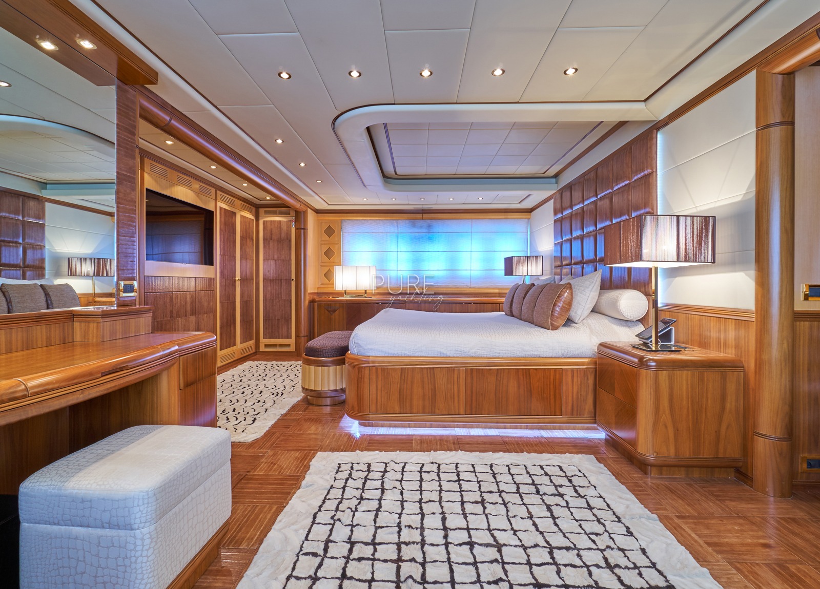 vip-cabin-luxury-yacht-mangusta-130-shane-balearics