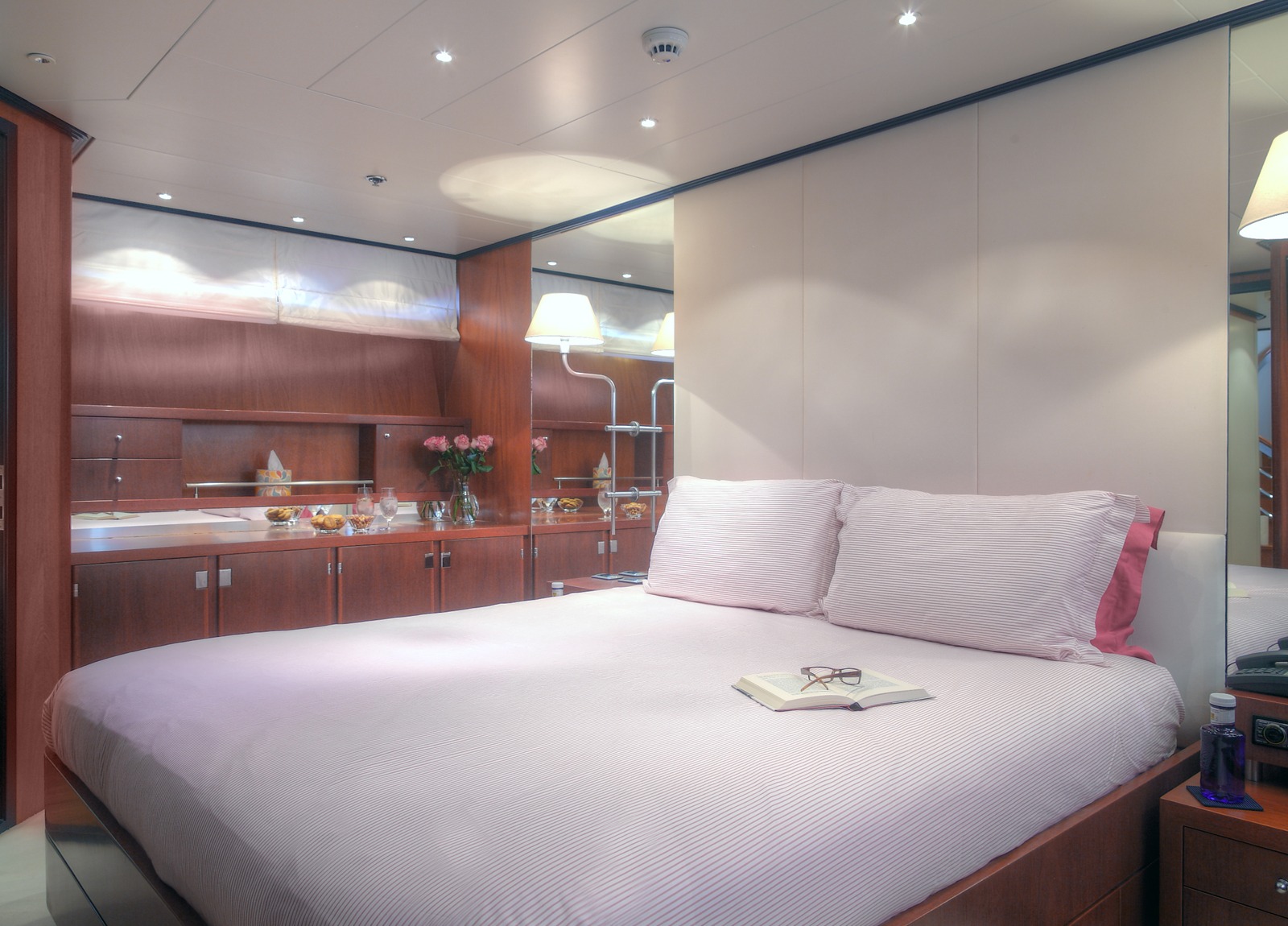 vip-cabin-luxury-yacht-sanlorenzo-100