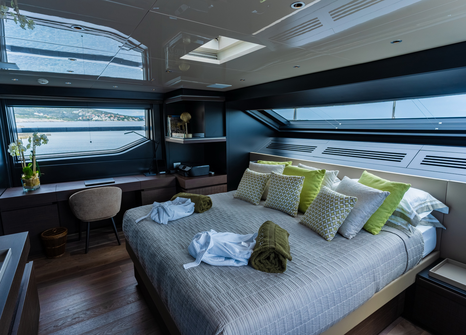 vip-cabin-luxury-yacht-sanlorenzo-sl102-asymmetric-noor-ii