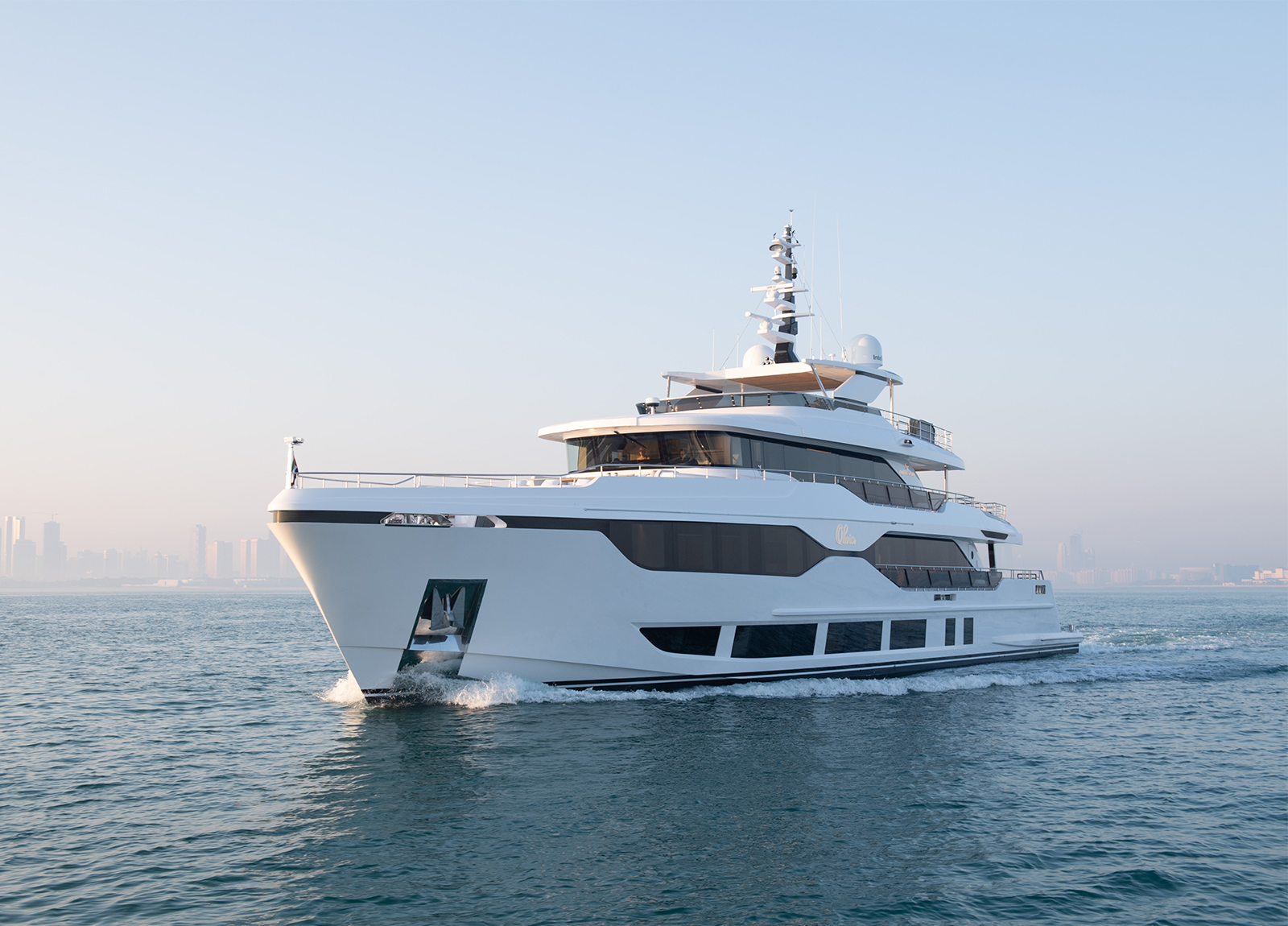 yate-majesty-120-olivia-crucero