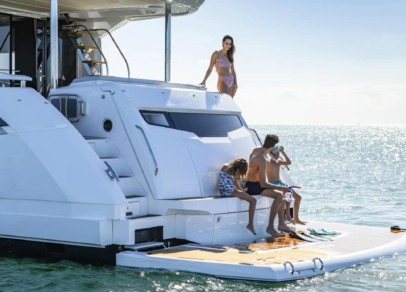 Apollo-Superyacht-Bathing-platform