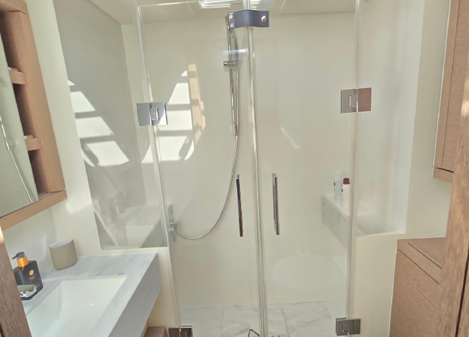 Lagoon-Sixty-5-bathroom