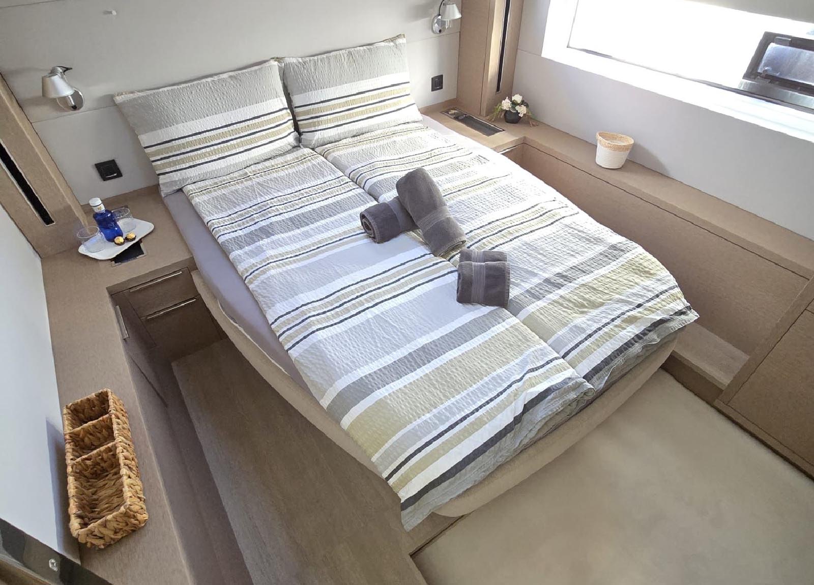 The-bedroom-of-the-Lagoon-Sixty-5