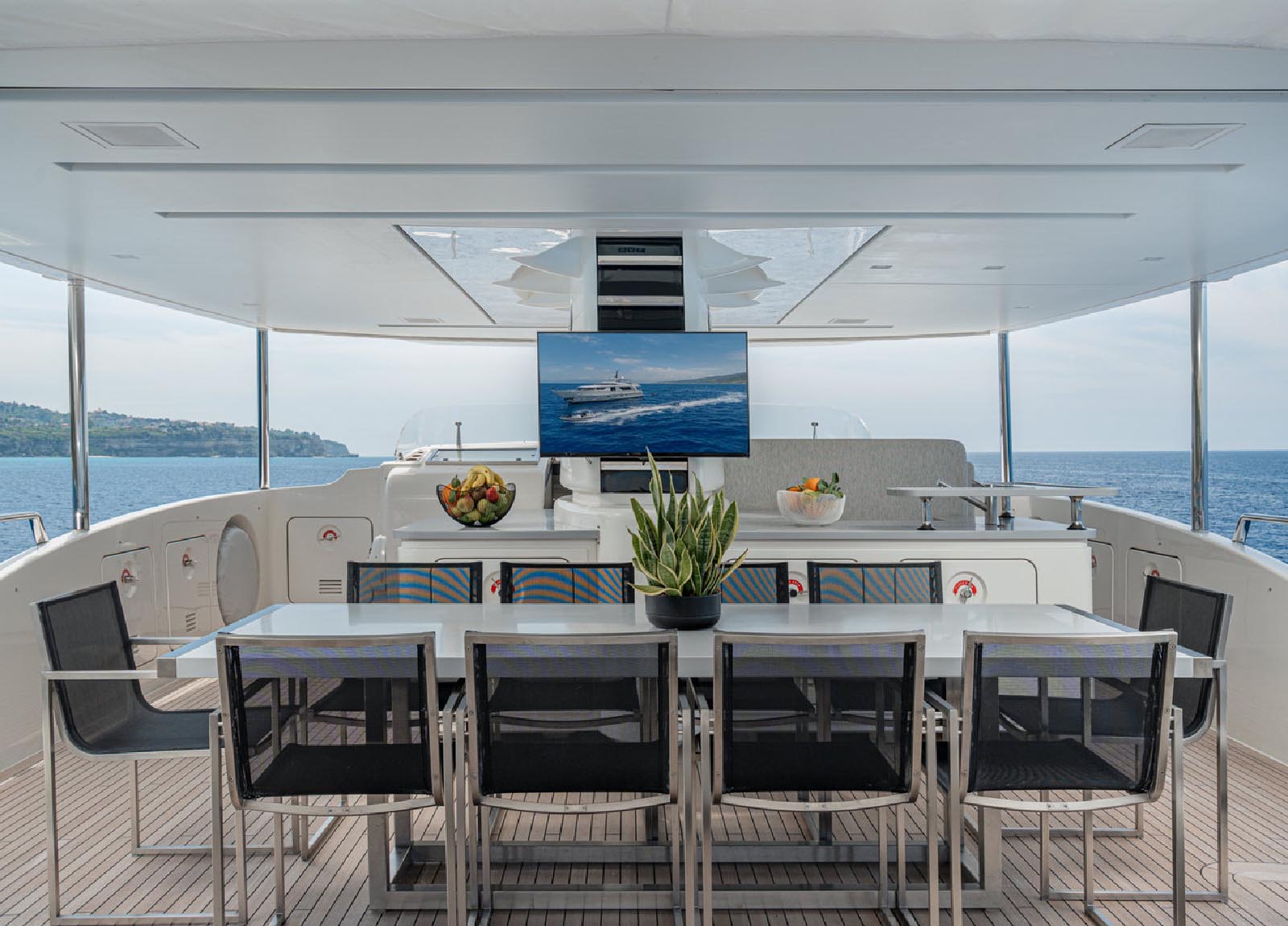 Cubierta del yate a motor Unicka