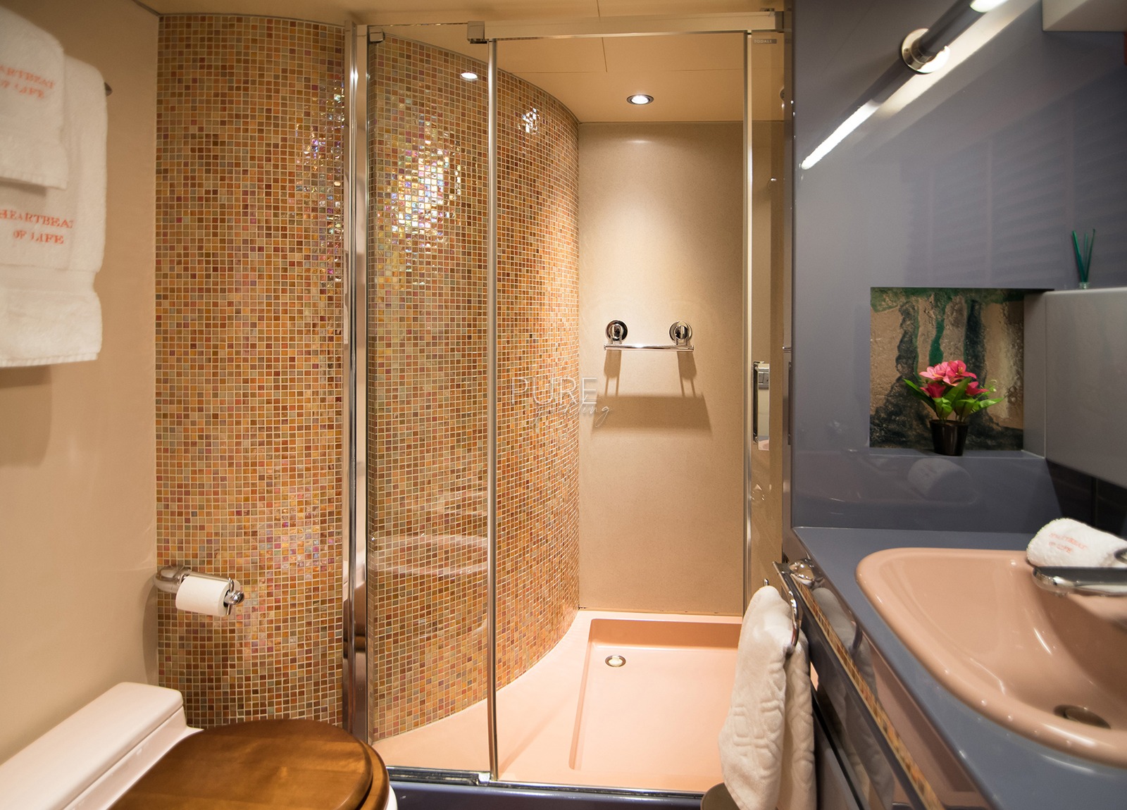 bathroom-luxury-yacht-heesen-28m-heartbeat-of-life-spain