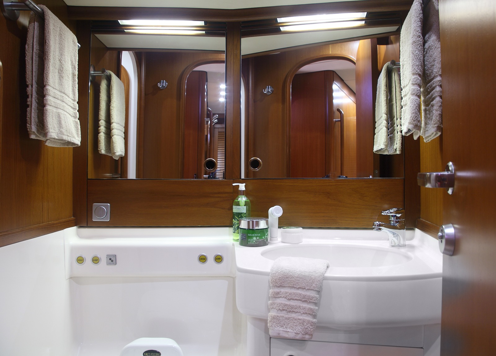 bathroom-luxury-yacht-nautors-swan-eastern-mediterranean