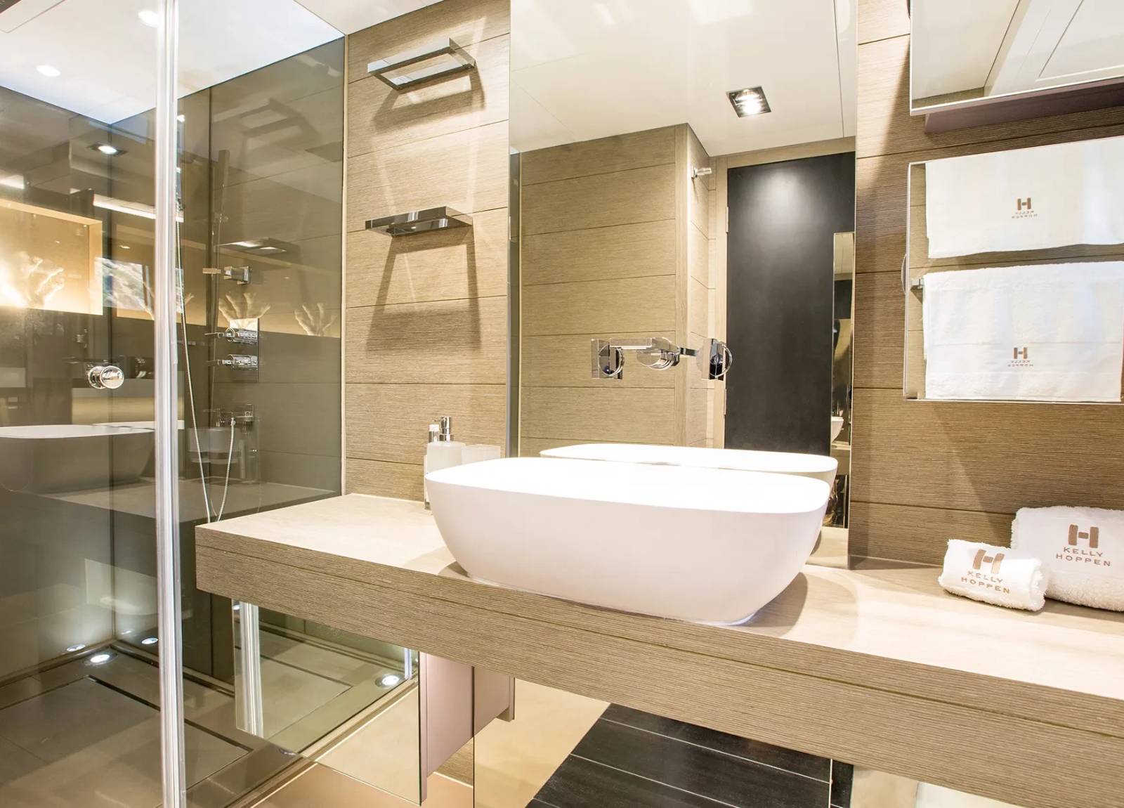 bathroom-luxury-yacht-pearl-tomi-western-mediterranean